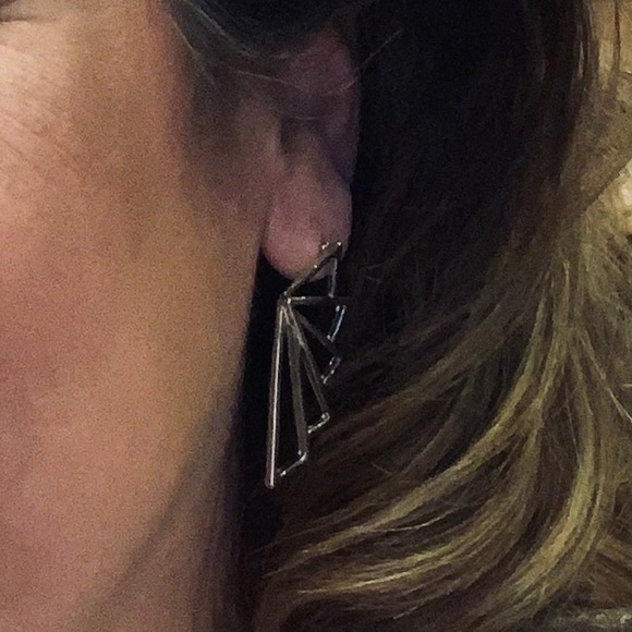 NIB Black Metal Geometric Earrings - Picture 4 of 4